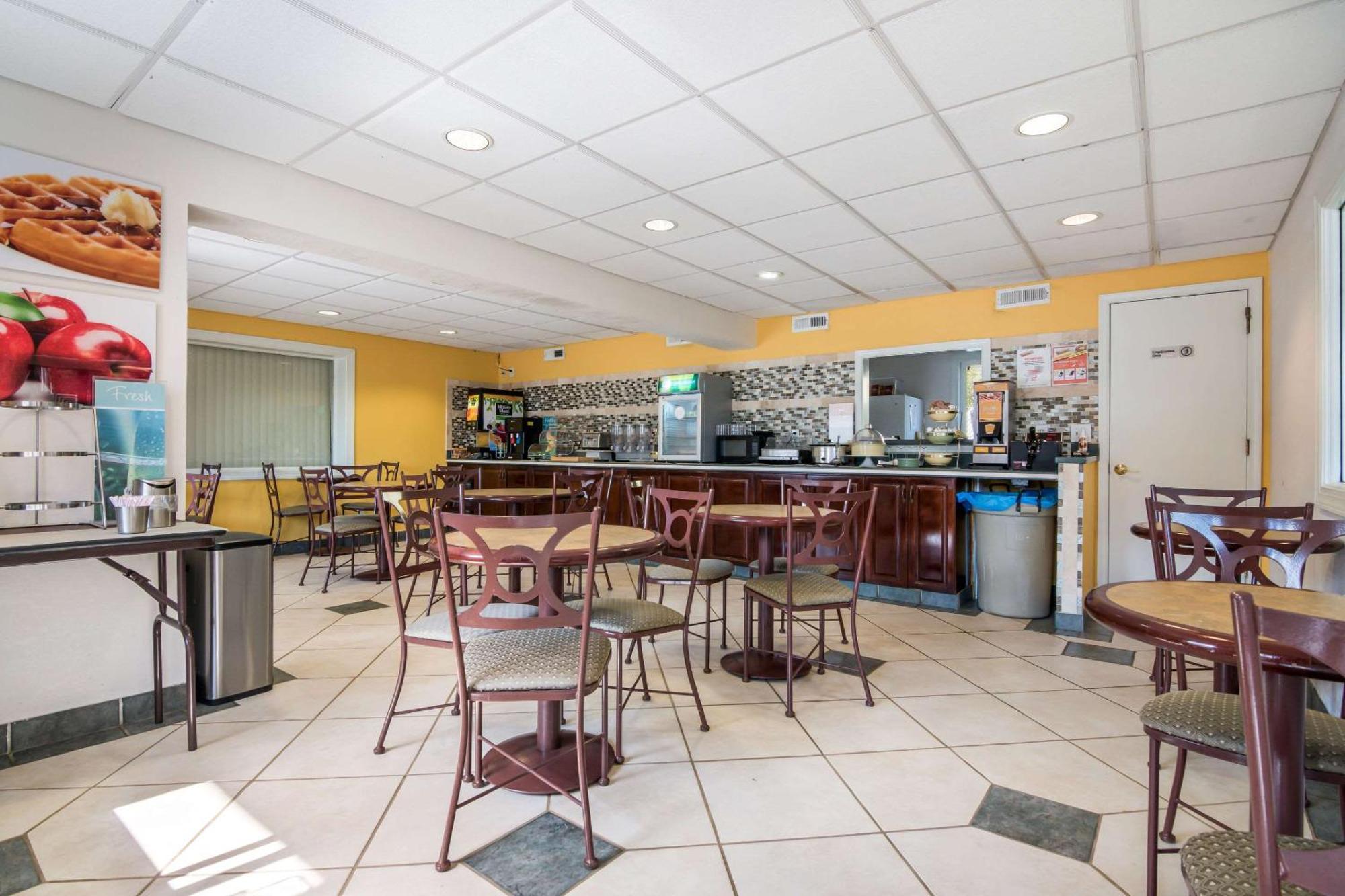 Quality Inn Little Creek Virginia Beach Exterior photo