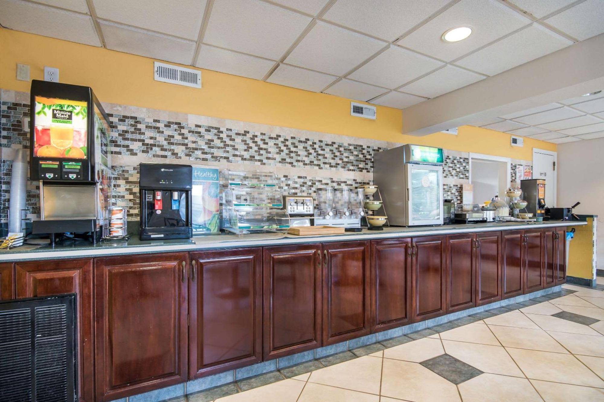 Quality Inn Little Creek Virginia Beach Exterior photo