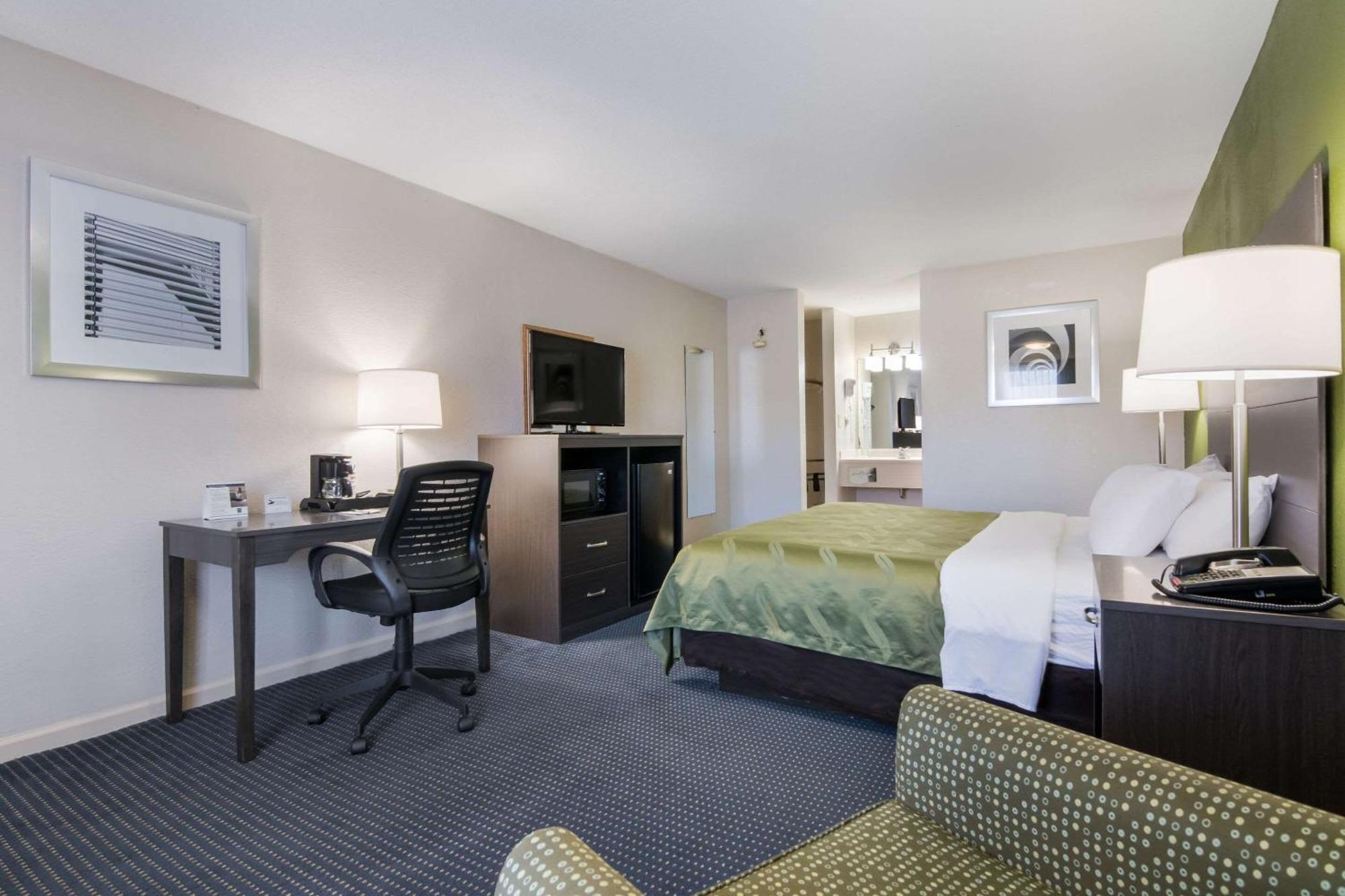 Quality Inn Little Creek Virginia Beach Exterior photo