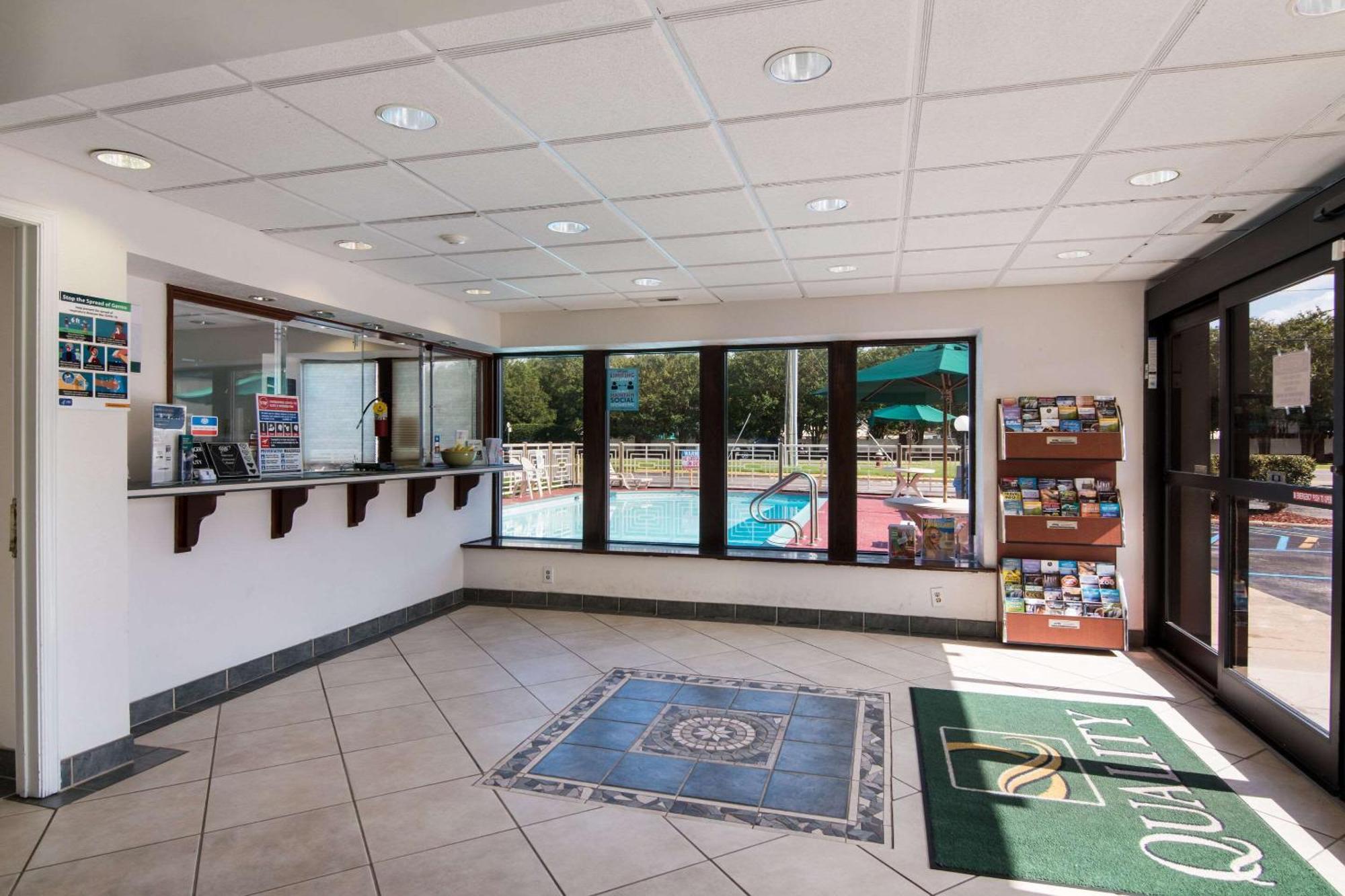 Quality Inn Little Creek Virginia Beach Exterior photo